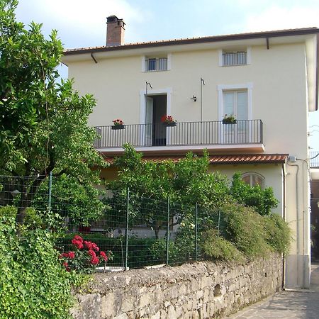 Spacious Apartment In Ceraso With Mountain View Eksteriør bilde