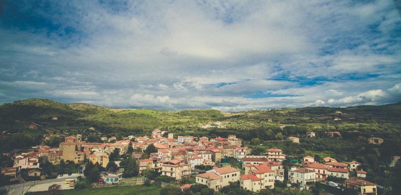 Spacious Apartment In Ceraso With Mountain View Eksteriør bilde